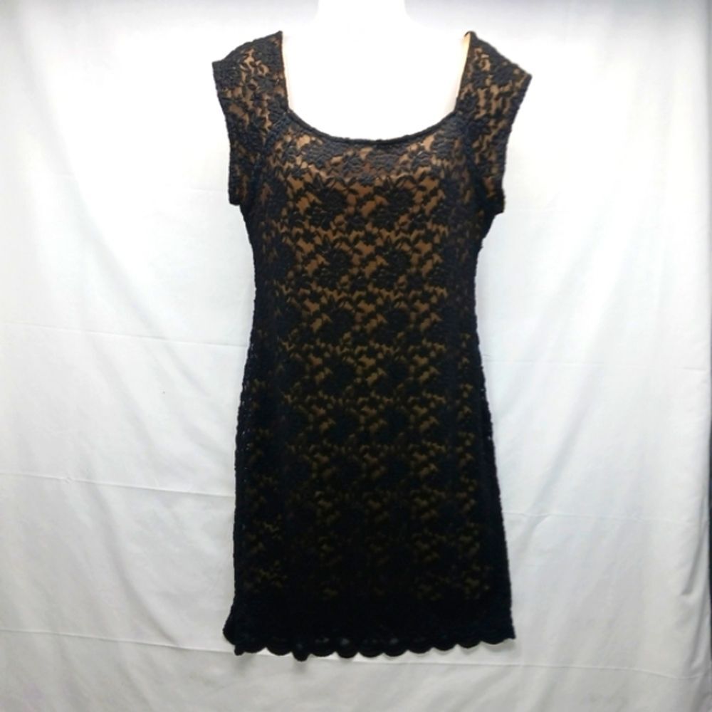 Amanda Vintage Little Black Dress. Nude Lined Black Lace Cap Sleeve Bodycon Midi